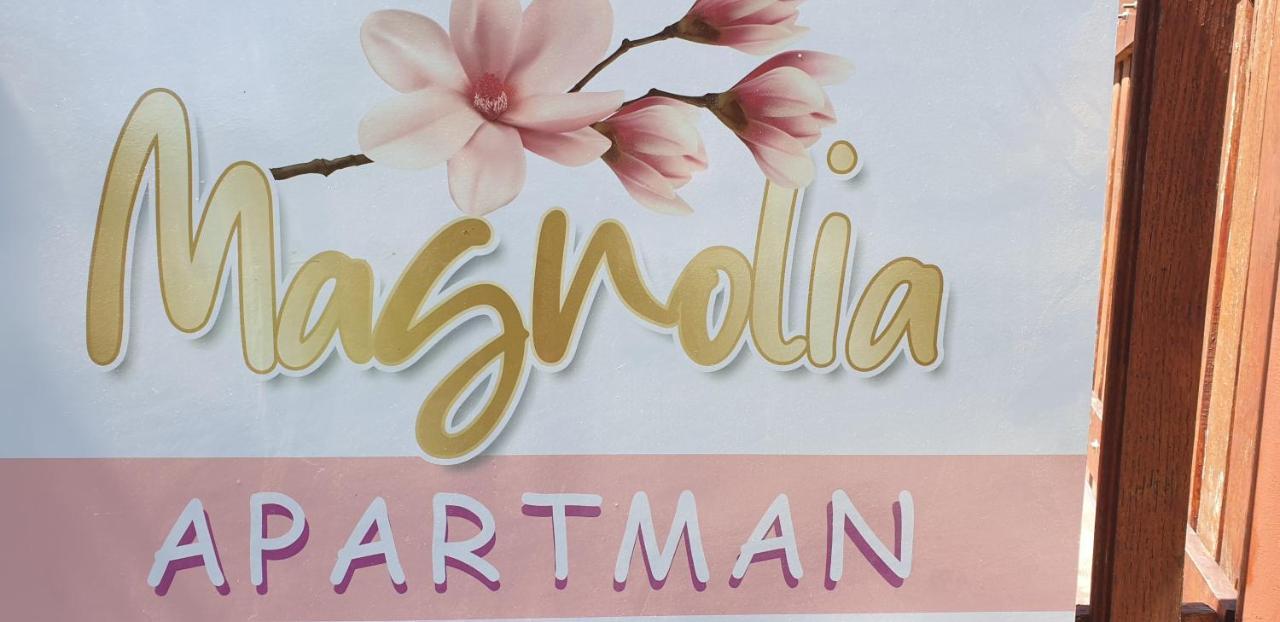 Magnolia Apartman ไฮจ์ดุสโซบอสโล ภายนอก รูปภาพ